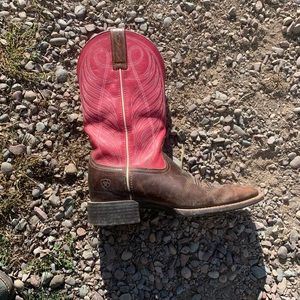 Almost new Ariat boots